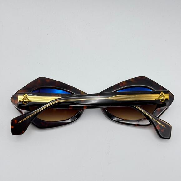 Vivienne Westwood Sunglasses VW5129 110 Havana Cat Eye Frame Brown Gradient Lens main image 9